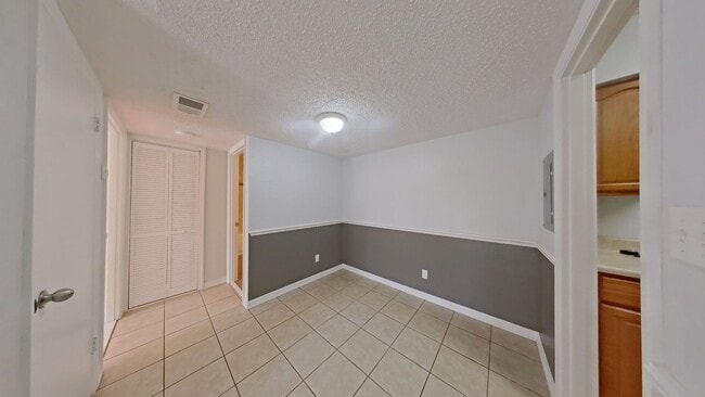 Building Photo - Bright Pool-View Condo with Private Balcony & Open Living Spaces