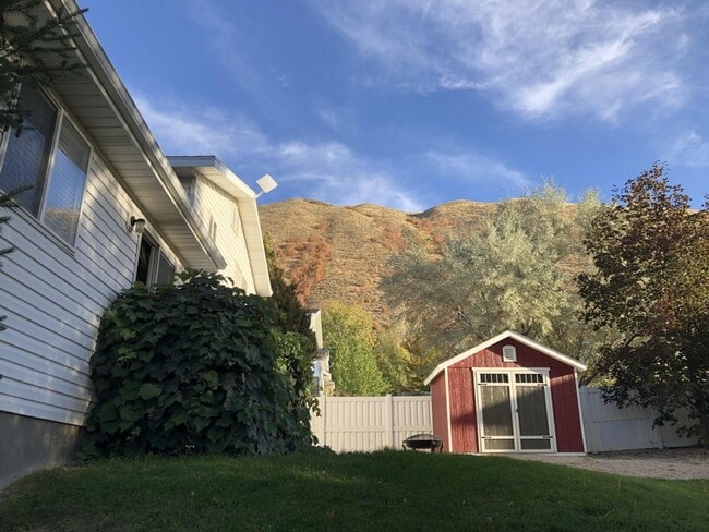 Building Photo - 15096 S Vernal Cove