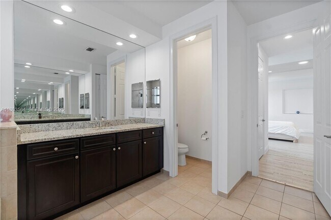 Building Photo - 9974 NW 86th Terrace