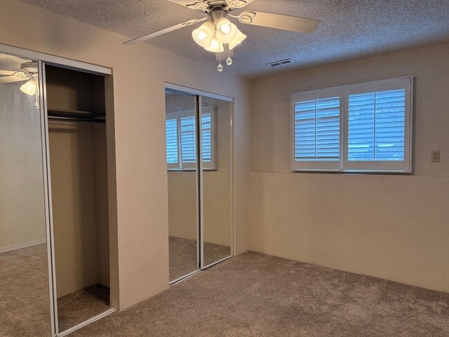 Building Photo - Great Post Falls Location!