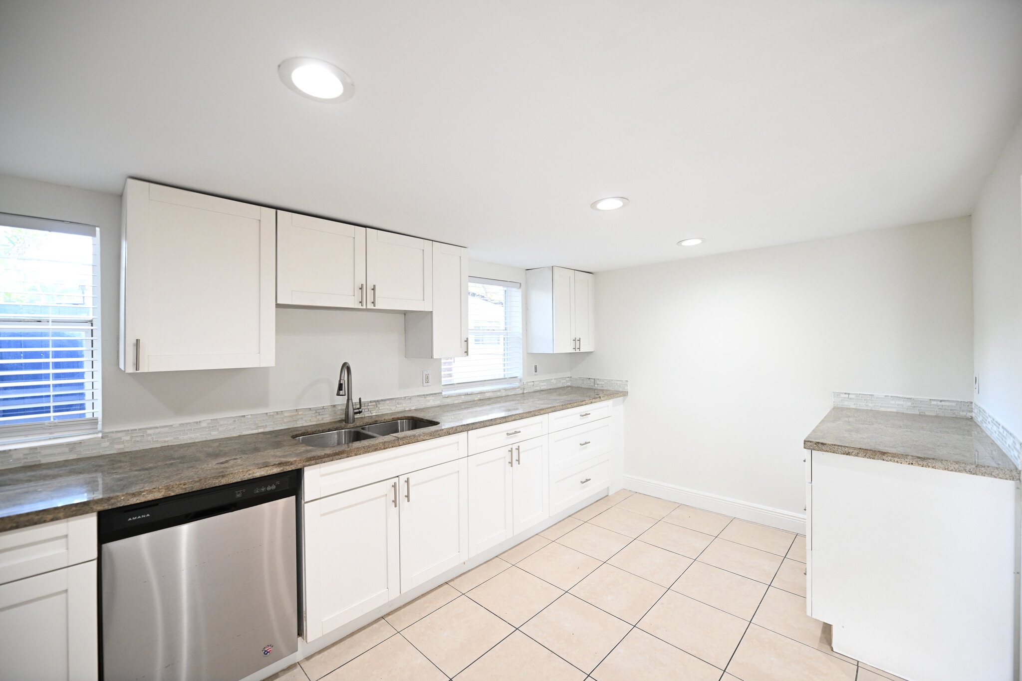 Building Photo - 2507 N 66th Ave