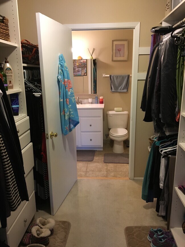 Building Photo - 12000 W Bluemound Rd