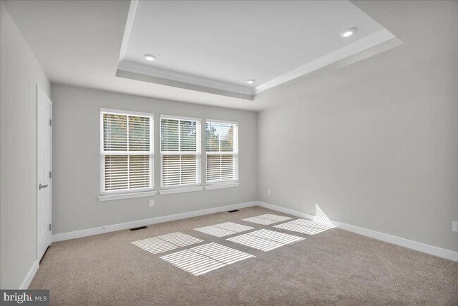 Building Photo - 76 SAND HILLS Dr