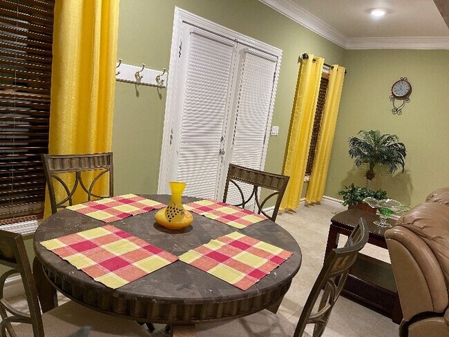 Building Photo - 1430 Juneau Way