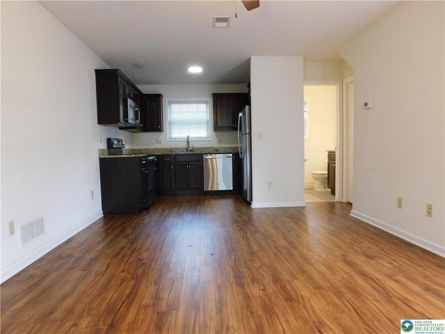 Building Photo - 821 Masslich St