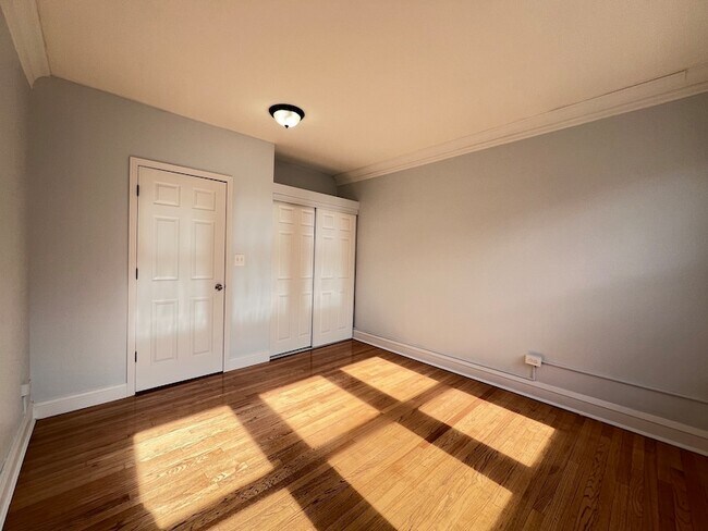 Building Photo - 6424 S Talman Ave