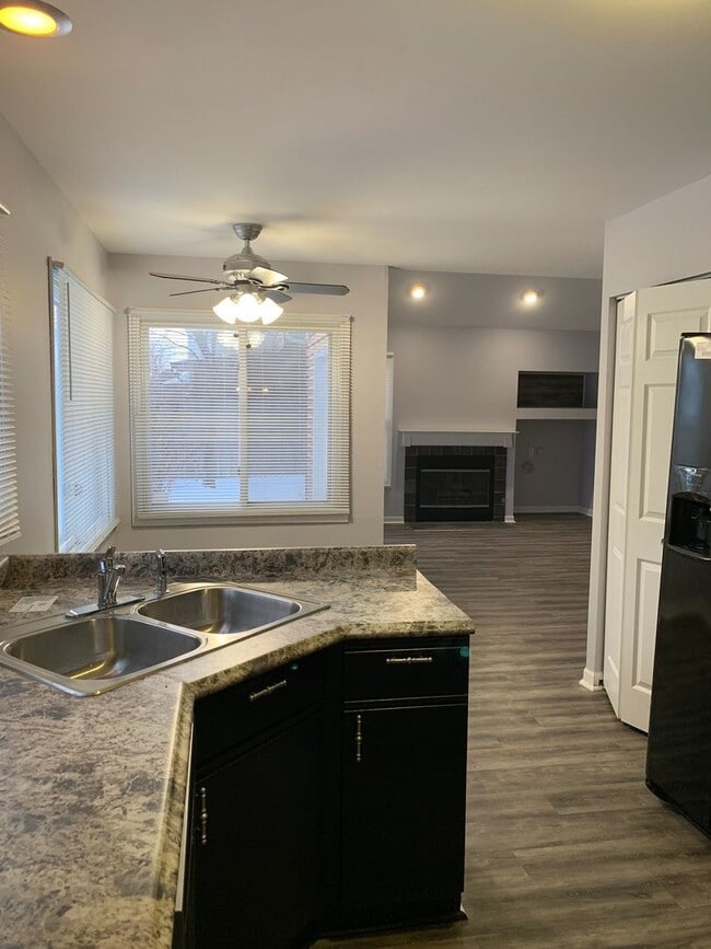 Building Photo - Beautiful White Caps Single Family Home