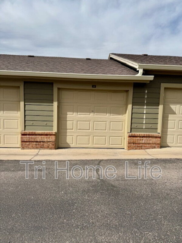 Building Photo - 12820 Ironstone Way