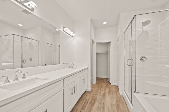 Building Photo - New Home in Gated Indian Palms Country Club