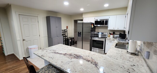 Building Photo - 4212 Misty Ridge Dr