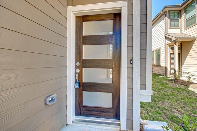 Building Photo - 315 N Spotted Fern Dr