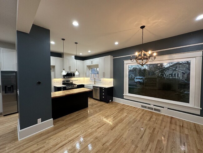 Building Photo - "Charming 3-Bed Oasis with Granite Touches & Cozy Fireplace in Nampa!"