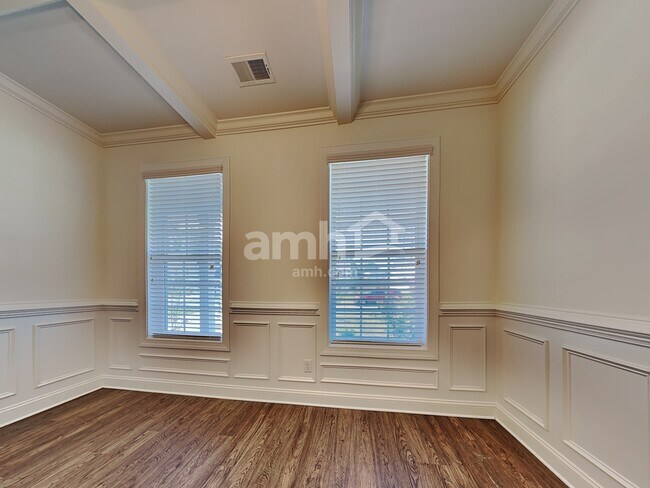 Building Photo - 111 Doral Blue Dr