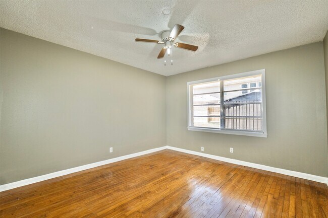 Building Photo - 2109 Jeridona St