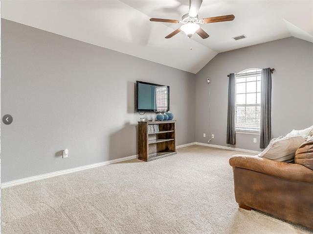 Building Photo - 5825 Valley Haven Way