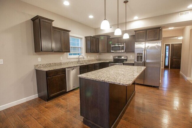 Building Photo - 7413 Rosedown Dr