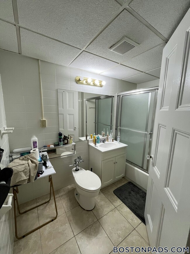 Building Photo - 62 Boylston St