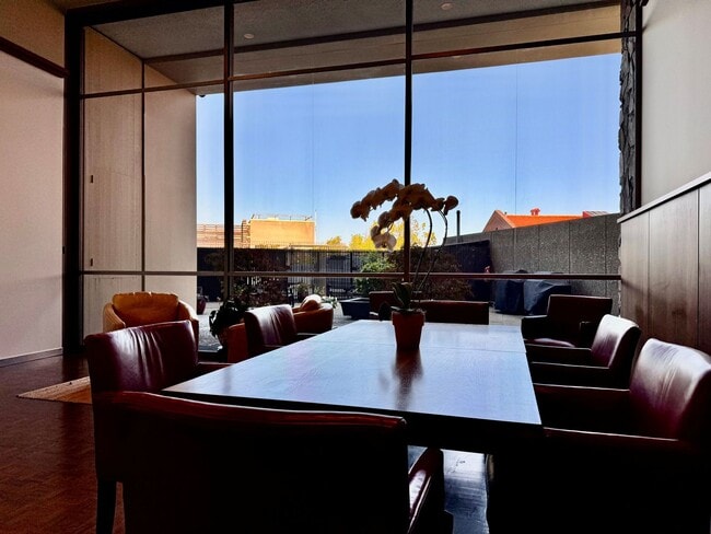Building Photo - Million-Dollar Views, Starter Price!