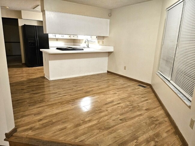 Building Photo - 6423 Plankton Dr