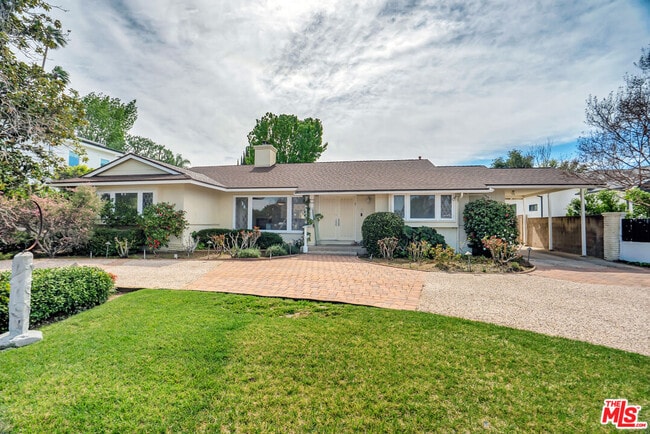 Building Photo - 19732 Henshaw St