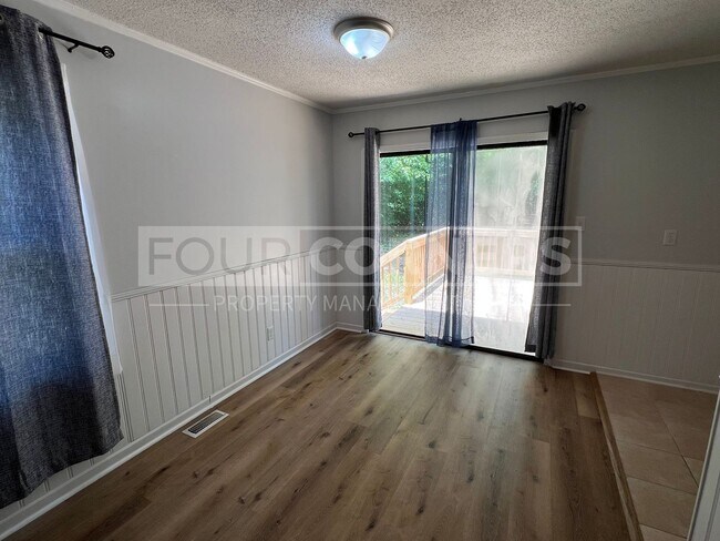 Building Photo - 1409 Waterloo Dr