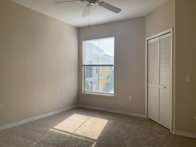 Building Photo - 1br/1ba Visconti Condo with Pond View!