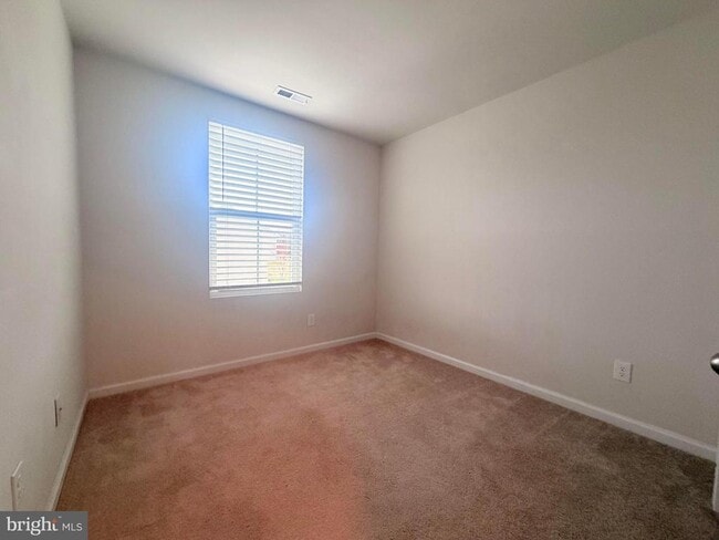 Building Photo - 70 Azalea Cir