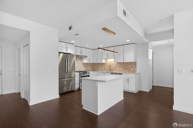 Building Photo - 570 Innes Ave
