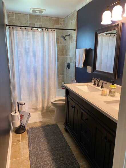 Building Photo - 1023 McCarthy Rd