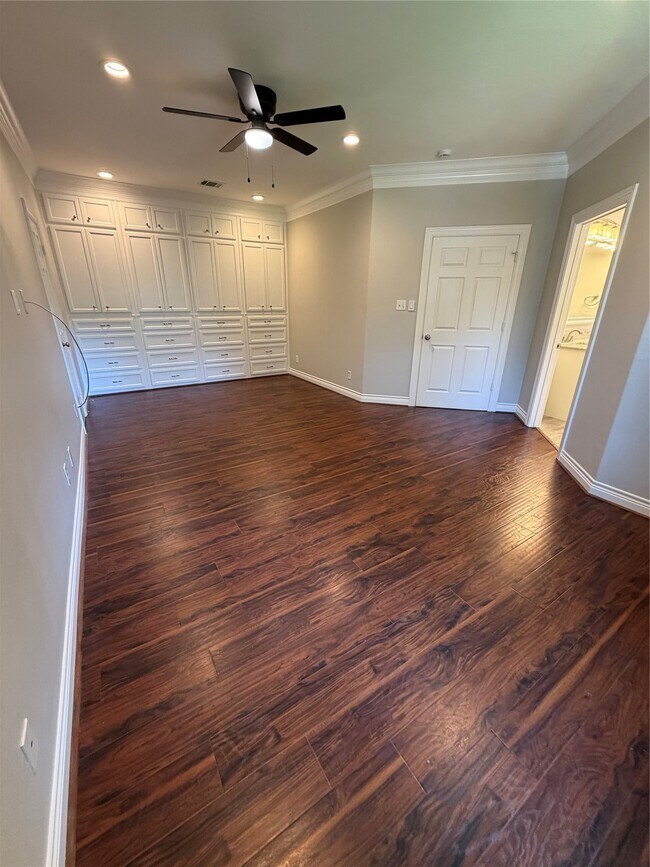 Building Photo - 1523 Glen Oaks Dr