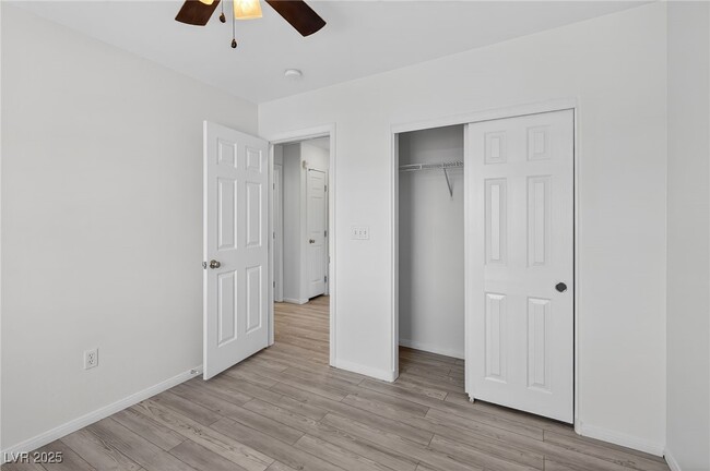 Building Photo - 5649 Dawn Falls St