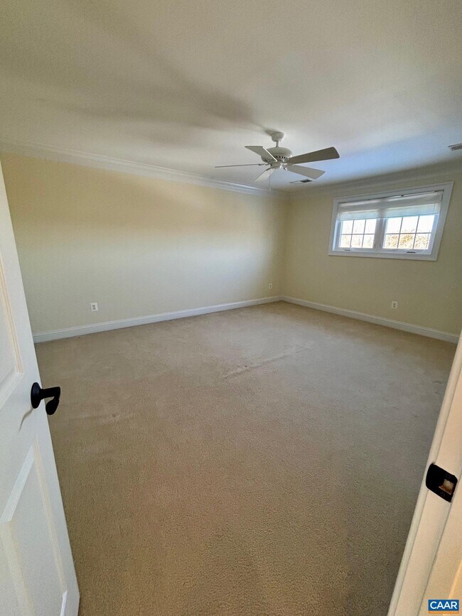 Building Photo - 643 Eight Woods Ln