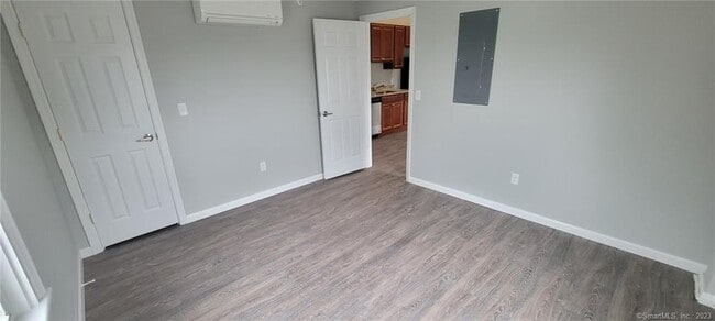 Building Photo - 158 Greenwood Ave