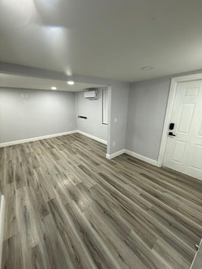 Building Photo - 1100 Beverly Ave NW