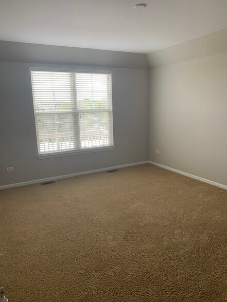 1st floor master suite with tray ceiling - 281 Hickory Lane