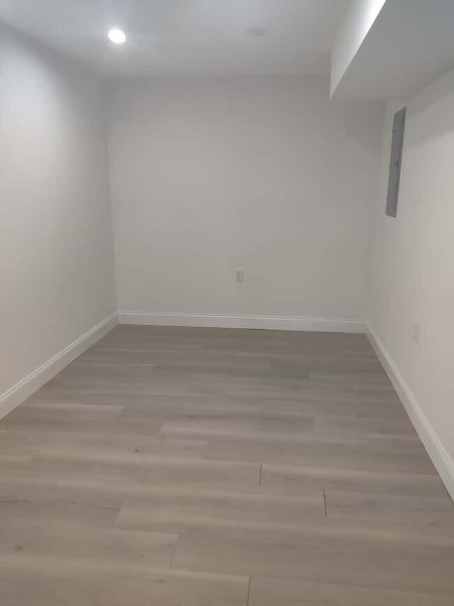 Building Photo - 142 N 54th St