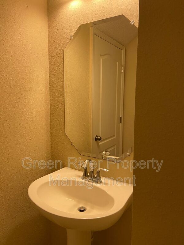 Building Photo - 3697 Hartsfield Forest Cir