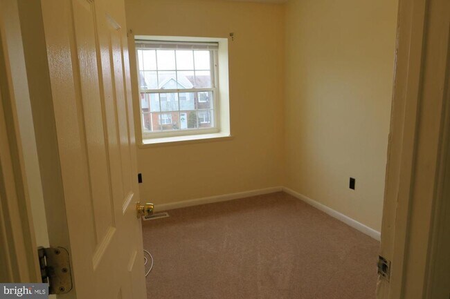 Building Photo - 3514 Cranmer Mews