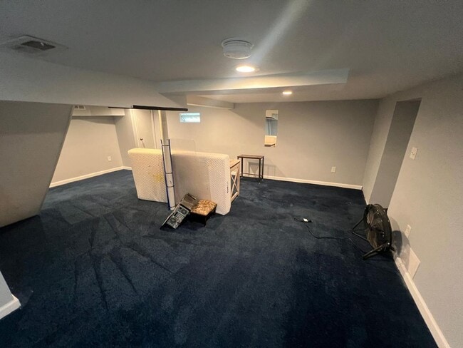 Building Photo - Cozy 3 Bedroom 2 Bath Single Family Home i...