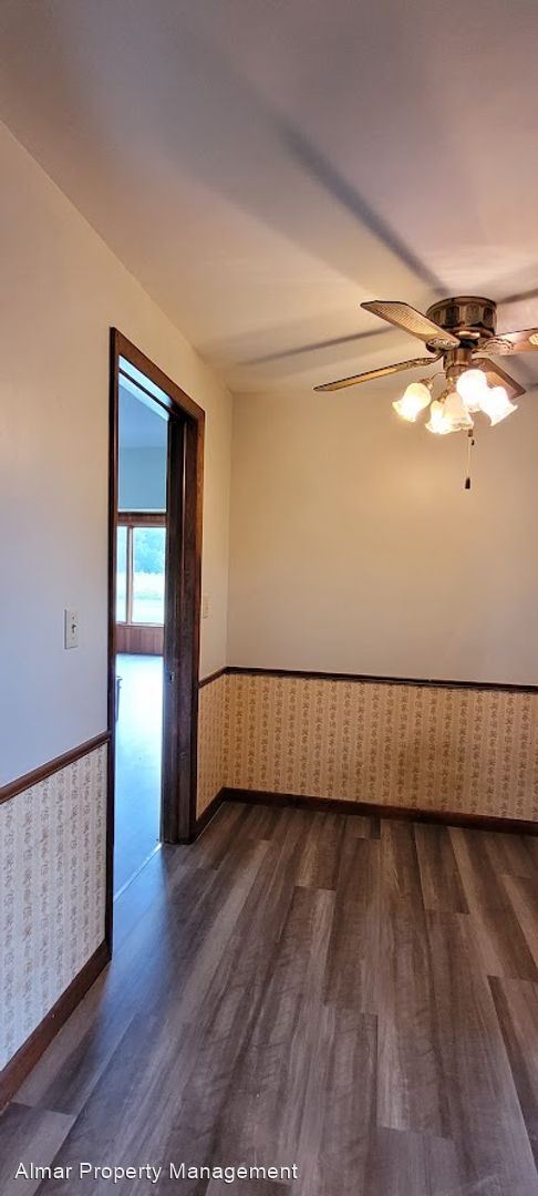 Building Photo - 3 br, 1 bath House - 9108 Township Road K