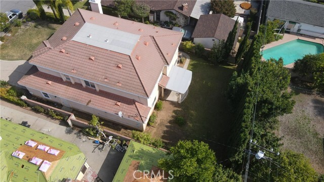 Building Photo - 146 W Le Roy Ave