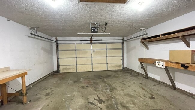 Building Photo - LINDBERG VILLAGE...Duplex