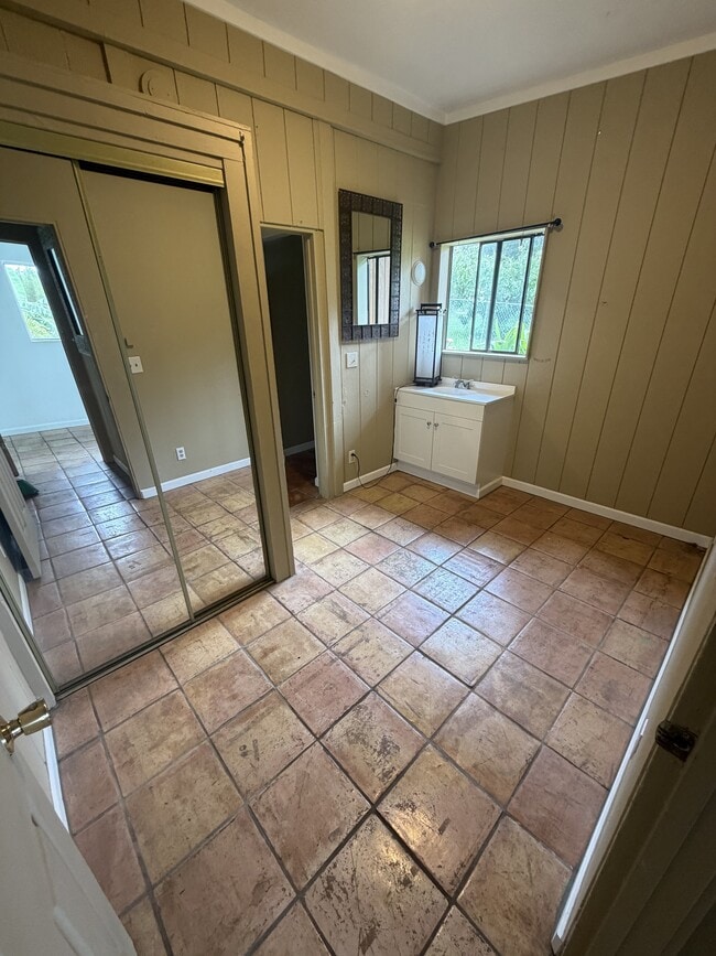 Building Photo - 20 Leahi Pl