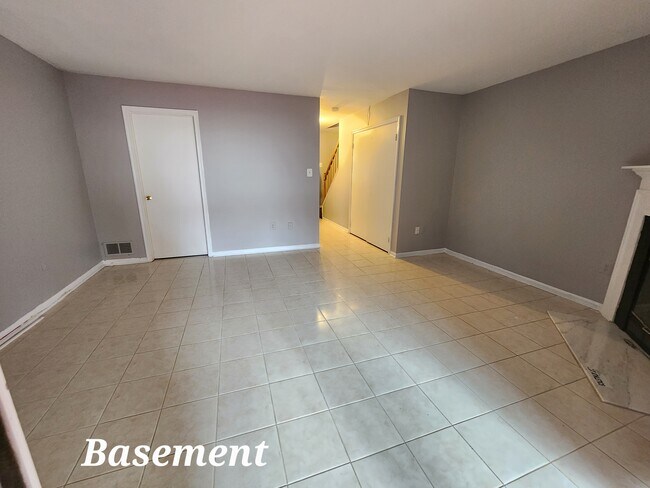 Building Photo - 18859 McFarlin Dr