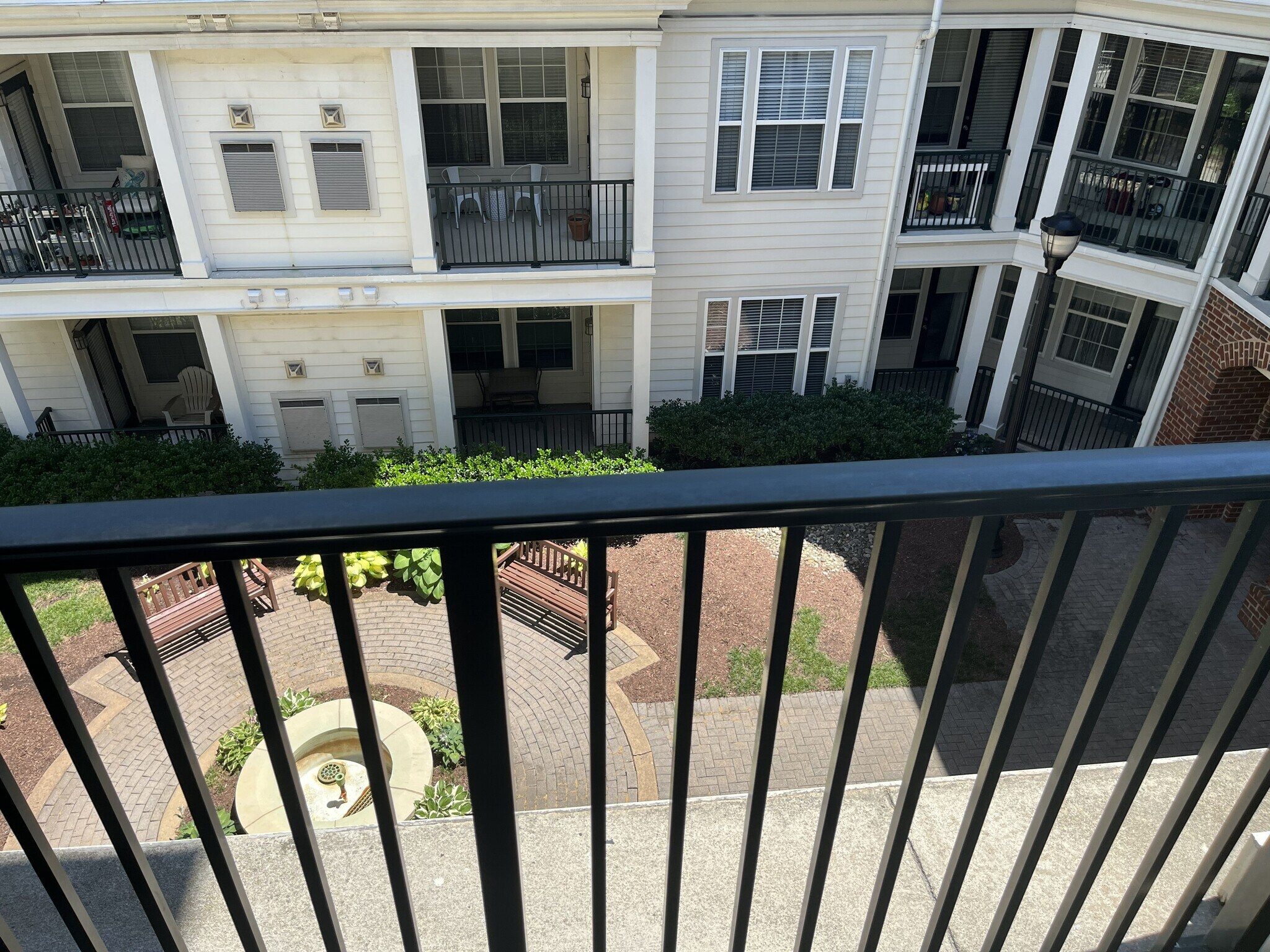 Balcony courtyard - 27 Booth St