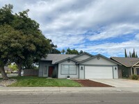 Building Photo - Affordable Northeast Hanford 3 bedroom 2 b...