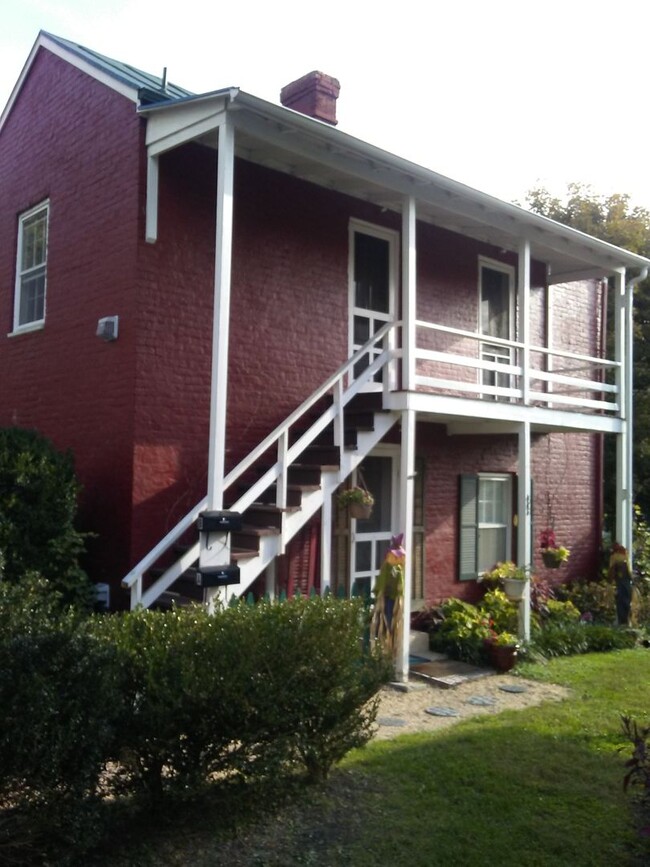 Primary Photo - Fully Furnished First Floor Apartment