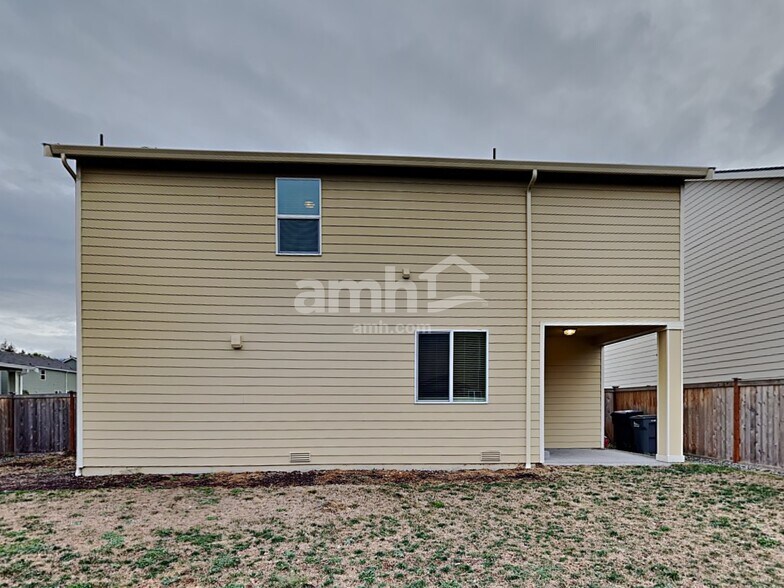 Building Photo - 306 Holdener Ln N