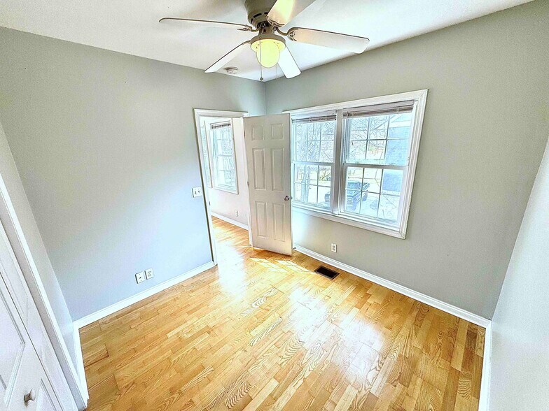 Building Photo - 1011 Maynor St