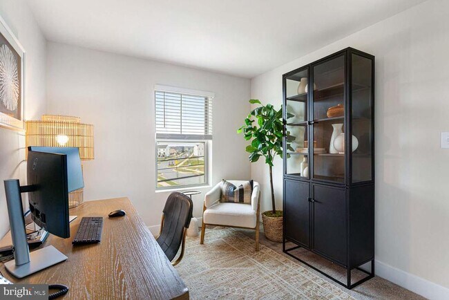 Building Photo - 250 Monroe Ave